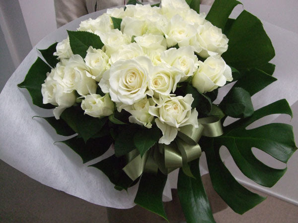 《BQ_0013 花束》大輪白バラ【3日前までに予約】